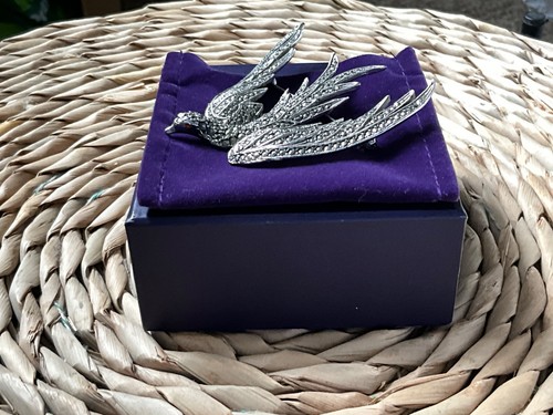 Marcasite broach bird - bird, in