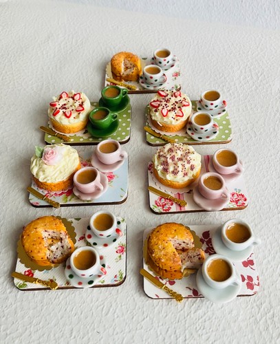 Dolls house scale - dolls,