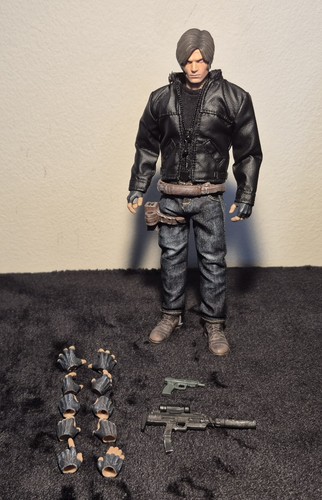 Custom leon kennedy figure - leon,