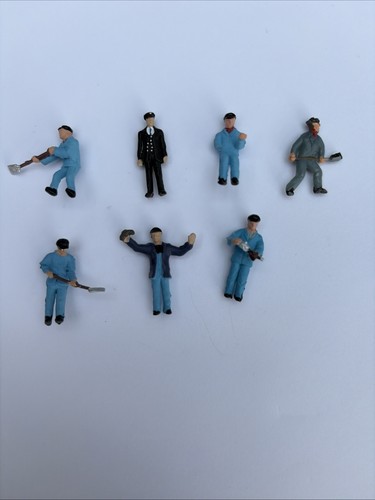 Gauge loco crew and - oo,