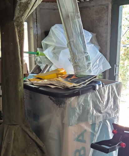 Hardly used outdoor patio - used,