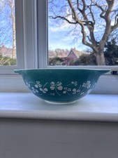 Vintage Pyrex Clover Shamrock
