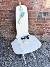 Aquila bath lift with battery and charger
