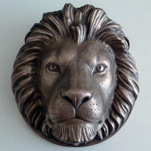 Lion head wall plaque - head,
