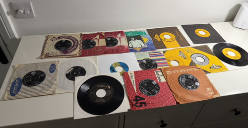 Job lot vinyl - job, 7”