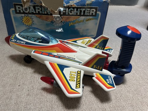 Roaring fighter - roaring,