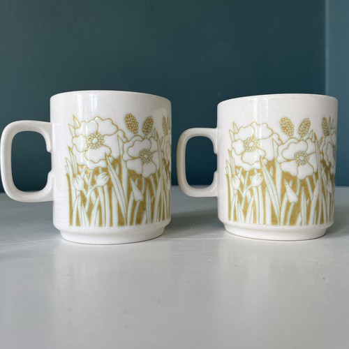 Two hornsea pottery fleur - pottery, 9cm