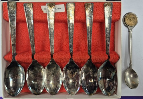 Silver plated 1977 queens - 1977,