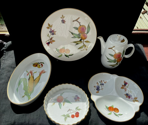 Selection royal worcester - of,