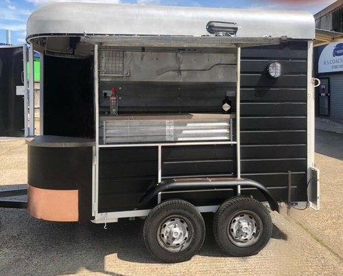 Horse box trailer - horse, bar