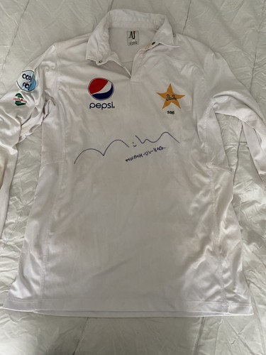Match worn misbah haq - worn,