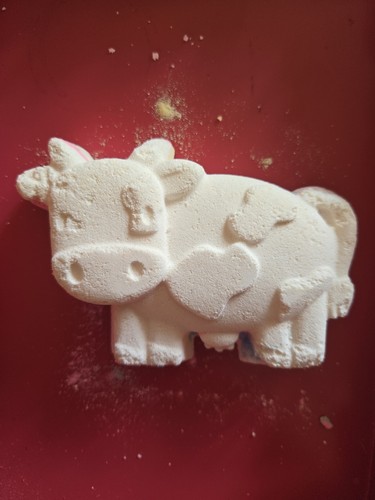 Lush cow bath bomb christmas - lush,