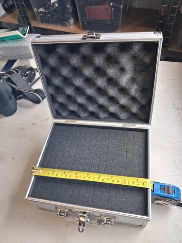 Small aluminium case - small, foam
