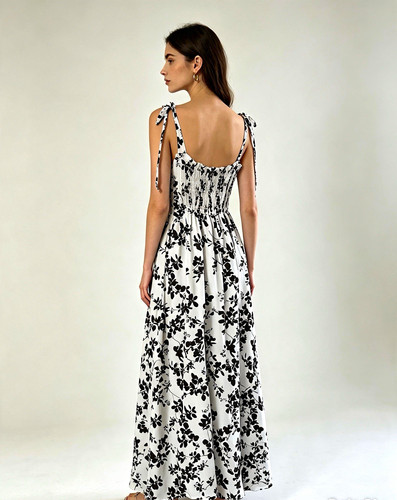 White black floral - white/black, v-neck