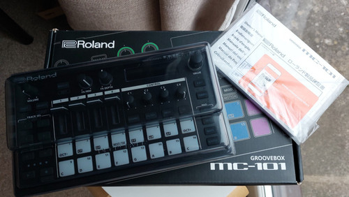 Roland 101 groovebox with - groovebox,