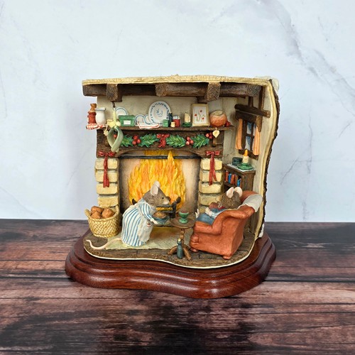 Brambly hedge winter tableau - brambly,