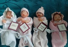 Ashton Drake  Dolls 4  Mini 'handful' set Perfect Condition  Vintage cute baby 