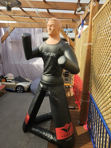 Century versys bob punching - century,