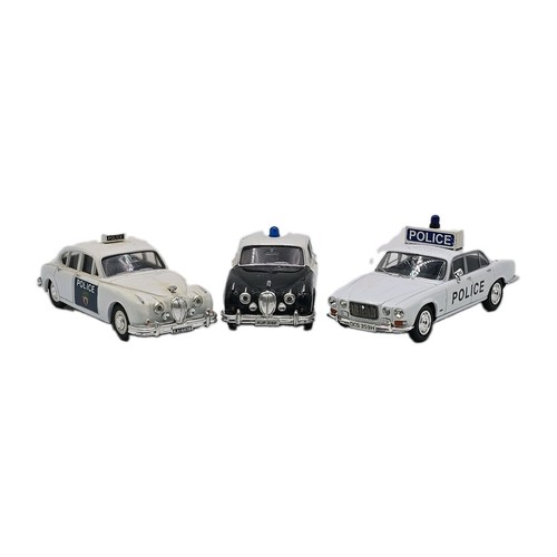 Corgi vanguards jaguar - 3x,