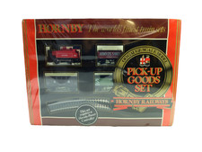 HORNBY R.549 PICK UP GOODS SET