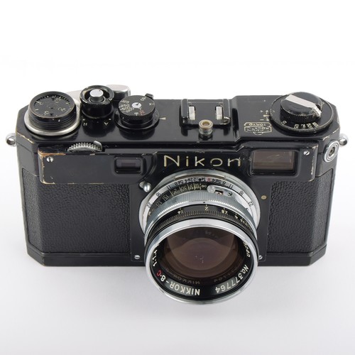 Nikon black paint - black,