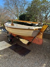 Character Post Boat (2012)