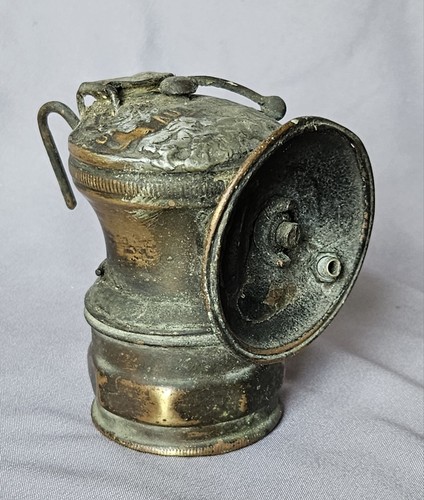 Vintage antique universal auto - antique,