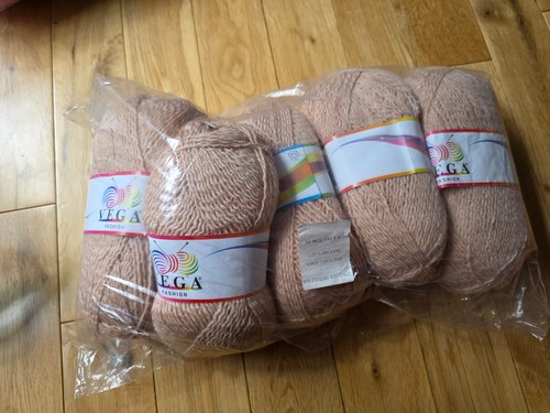 Vega brown yarn wool 5x - brown, dk