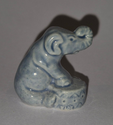Wade 1990s circus - circus, elephant