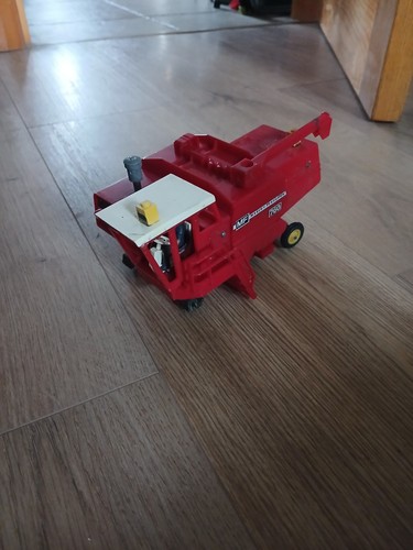 Britains farm toys - britains,