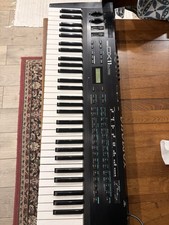 YAMAHA DX 11 SYNTHESIZER (DX7