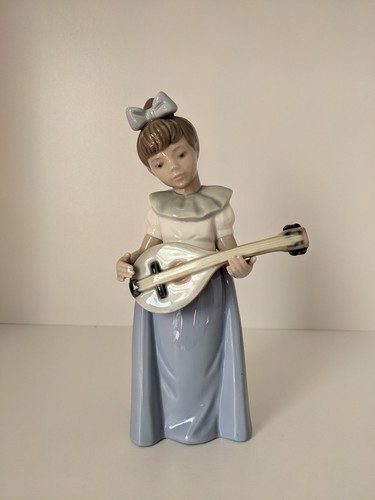 Lladro nao girl with a - ",