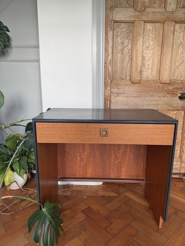 Plan teak dressing table - g,