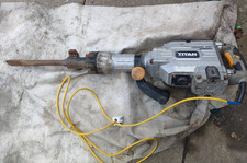 Titan TTB811DRH 1700W Electric