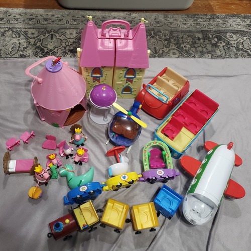 Peppa pig large lot - peppa, castle
