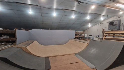 Skate ramps quarter half - skate, pipe