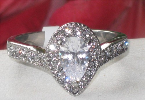 Ladies pear ring carat - 1,