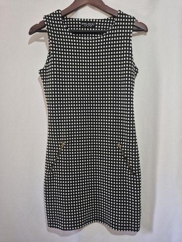 Select black white - black,