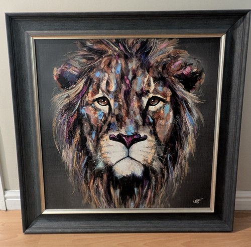 Louise luton kendi lion - luton, 'kendi'