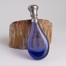Vintage/Antique TEARDROP PERFUME BOTTLE Flask PURPLE/BLUE Engraved 'W'