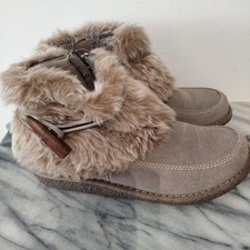 Earth Spirit Beige Suede/Leather Moccasin Style Faux Fur Boots Size UK 7