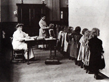 VICTORIAN BERMONDSEY CHILDS HEAD LICE EXAMINATION CHAUCER SCHOOL 1911 RARE PRINT