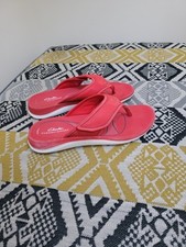 Womens Clarks Cloudsteppers Cushion Soft Toe Post Sandals size 5 EU 38 Red White