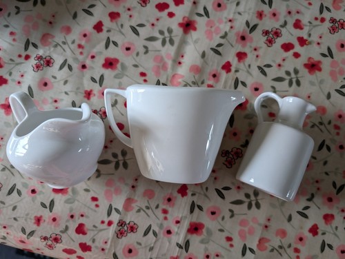 White ceramic milk cream - x,