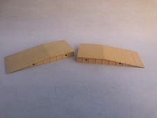 2 x Hornby Dublo OO Gauge Wide Plastic Platform Ramps In Very Good Condition