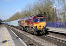 PHOTO  CLASS 66 LOCO 66007 EWS