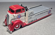 Maisto ELITE TRANSPORT COE FLATBED Truck Red Cream 1:64 Scale Tow Truck RARE HTF