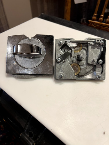 Coin mech 1 - coin, (£2)