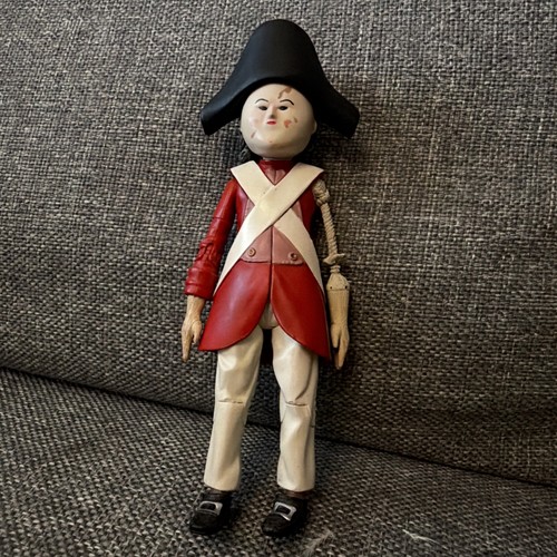 Who peg doll soldier with - dr,
