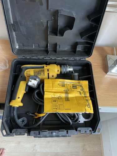 Dewalt 650w 240v corded - dewalt,